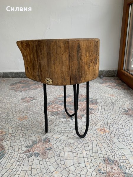 Малка маса от масивно дърво, снимка 1