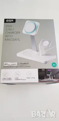 ESR Зарядна станция 25W 3-в-1 безжично зарядно устройство с MagSafe + CryoBoost