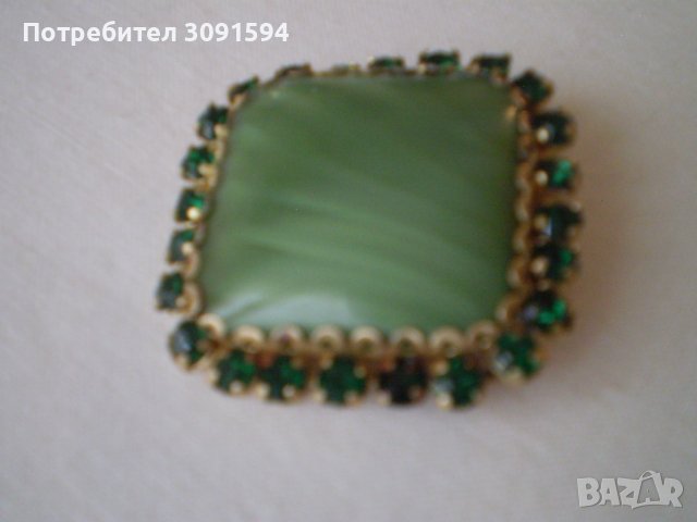 ЗеленаЧехия брошка - игла  Чешко стъкло 1930-40-те години, снимка 2 - Антикварни и старинни предмети - 40257530