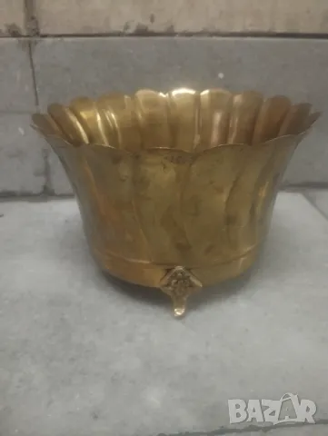 Месингова саксия,кашпа