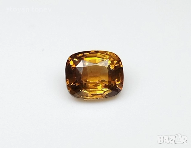 Рядък александрит с драматично променящ се цвят 1.52кт.! Сертифициран! Нов!, снимка 2 - Други - 52173924