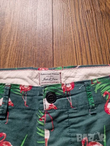 Страхотни мъжки къси панталони JACK & JONES  размер XL, снимка 5 - Къси панталони - 49769156