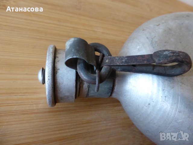 Военна войнишка алуминиева манерка с карабинка, снимка 3 - Антикварни и старинни предмети - 44265347