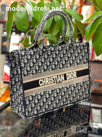 Дамска чанта Christian Dor код 61, снимка 1 - Чанти - 34321811
