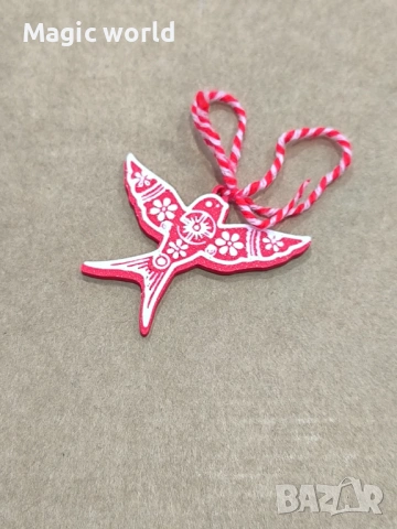 Мартеница във формата на лястовичка