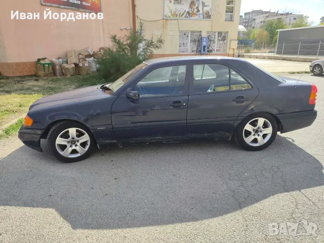 Mercedes-benz C 180, снимка 11 - Автомобили и джипове - 56351060