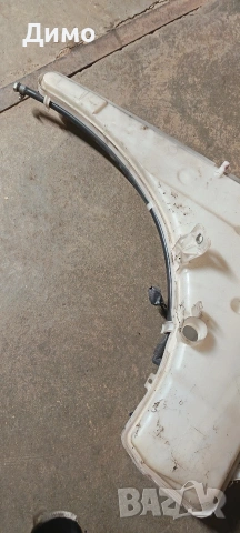 казанче течност за чистачки бмв е91 320д 163кс bmw e91, снимка 4 - Части - 53613146
