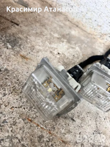 A2218200856 .Плафон заден номер за Мерцедес Ц-класа W204. A2218200856, снимка 2 - Части - 49199336