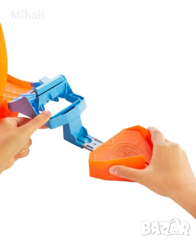 Писта на Hot wheels , снимка 6 - Коли, камиони, мотори, писти - 52518111