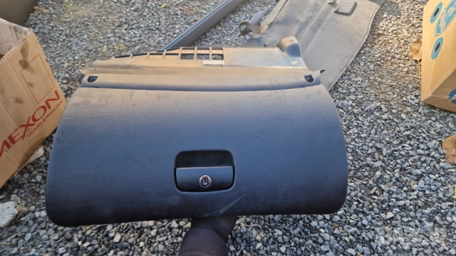 черна жабка Пасат 5.5 VW PASAT PASSAT B5.5 CHERNA JABKA