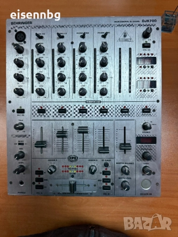 Behringer DjX 700 PRO MIXER