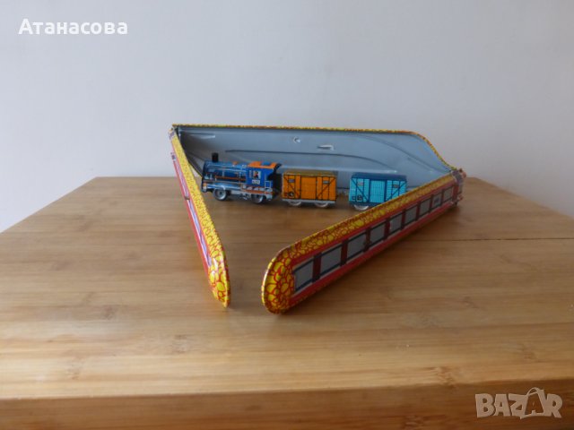 Механично влакче с ключе и релси игра играчка 1970 г, снимка 6 - Антикварни и старинни предмети - 44462960