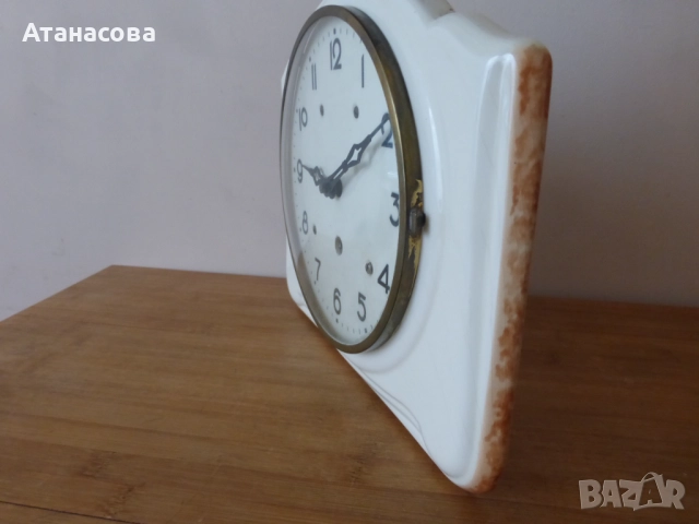 Немски стенен порцеланов часовник с ключ 1930 г, снимка 6 - Антикварни и старинни предмети - 52103449