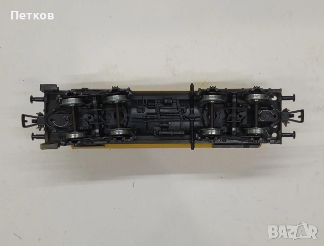 Товарен вагон четириосен Piko мащаб H0, снимка 3 - Колекции - 53563569