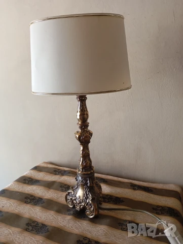Настолна лампа в бароков стил