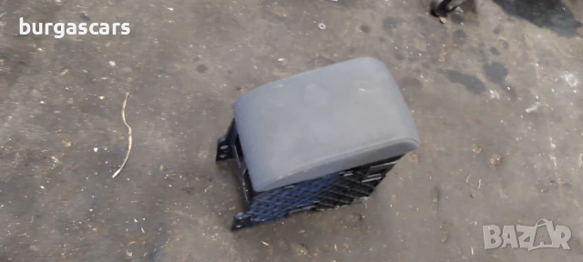 Подлакътник Vw Touran - 60лв, снимка 2 - Части - 51367164