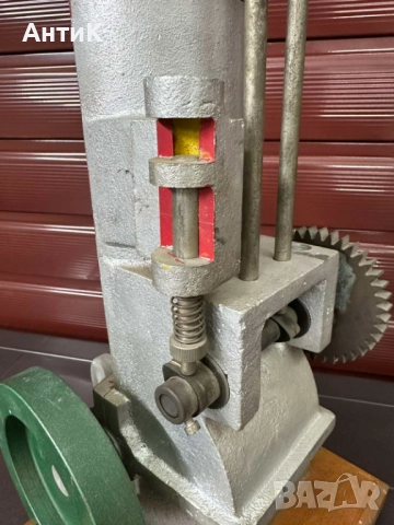 Соц Учебен Модел на Двигател с Вътрешно Горене Разрез, снимка 4 - Антикварни и старинни предмети - 51945082