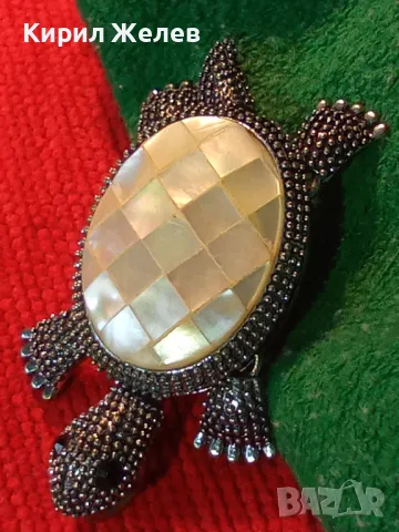 КРАСИВА СРЕБРИСТА МЕДНА ФИГУРАЛНА ВИНТИДЖ БРОШКА - МЕДАЛЬОН КОСТЕНУРКА с ПЛОЧКИ КРАЛСКИ СЕДЕФ 44741, снимка 15 - Други - 46282313