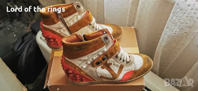 Оригинални маркови дамски маратонки / сникърси HOTEL AMOUR - 41 номер, снимка 2 - Маратонки - 49958638