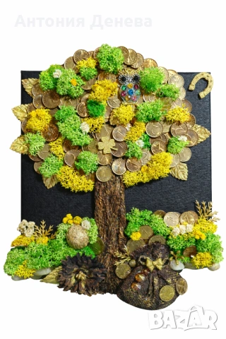 Дървото на парите и късмета, от клоните наднича бухалче символ на мъдрост, закрила и късмет.