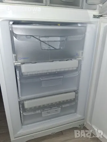 Хладилник с фризер Indesit за ползване,ремонт , снимка 5 - Хладилници - 49278869