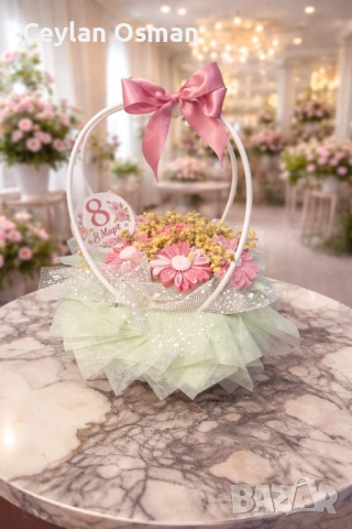 Красиви кошници със цветя от соев восък 