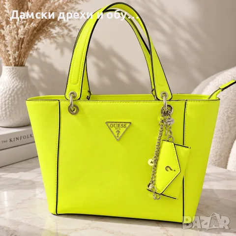 Дамска чанта GUESS
