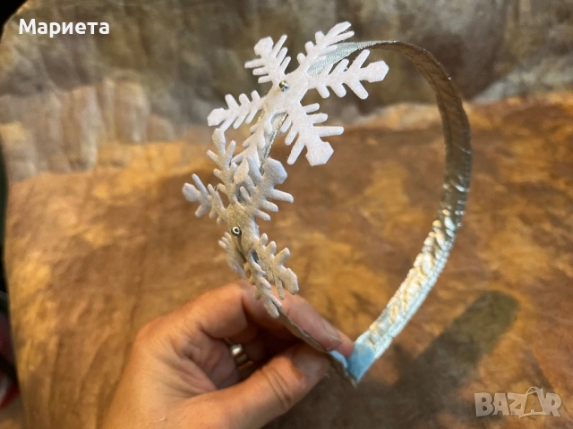 Коледни аксесоари за глава ръчна изработка Диадема със снежинки Венче за коса , снимка 3 - Аксесоари за коса - 52660339