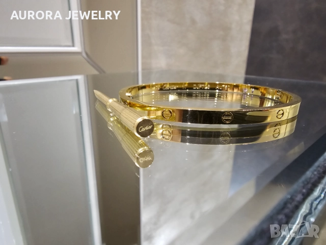 CARTIER Gold Love Classic Small Model Гривна с Отверка, снимка 5 - Гривни - 52830576