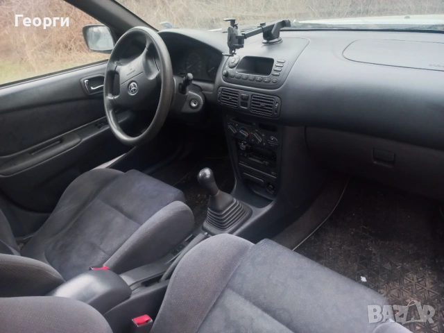 Toyota Corolla 1.6 I 16V, снимка 8 - Автомобили и джипове - 53740340