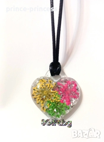 Ръчно изработено колие от епоксидна смола , снимка 2 - Колиета, медальони, синджири - 53139269