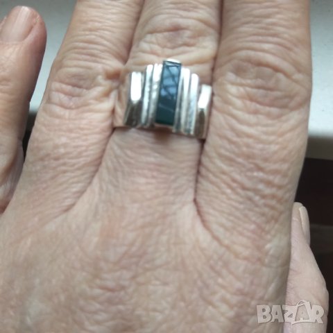 Авторски сребърен пръстен със зелен нефрит АРТ ДЕКО
