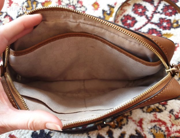 Michael Kors чанта кожа сафиано, снимка 10 - Чанти - 40230576
