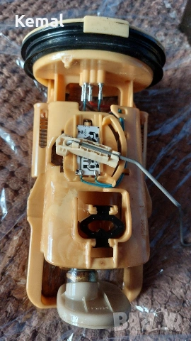 Горивни помпи резервоар BMW E46 320d, снимка 3 - Части - 53865337