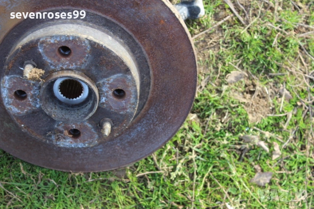 Шенкел главина с диск десен Фиат Пунто 2 2001 1.2i 60 Fiat Punto 2  2/3врати, снимка 4 - Части - 53194054