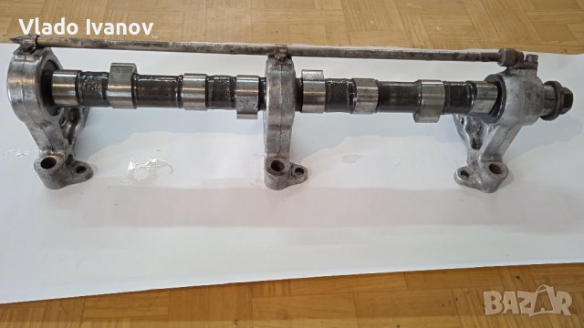 разпределителен вал за Мерцедес 200Д -115 купе, снимка 2 - Автомобили и джипове - 39747714