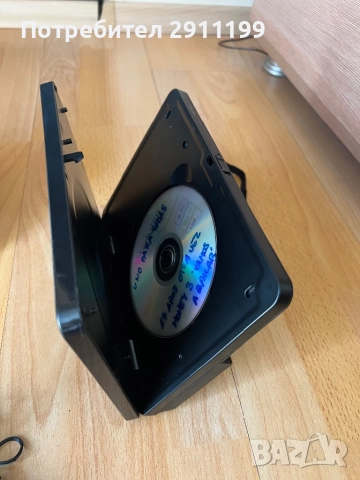 DVD плеър с два екрана , снимка 9 - Плейъри, домашно кино, прожектори - 51777485