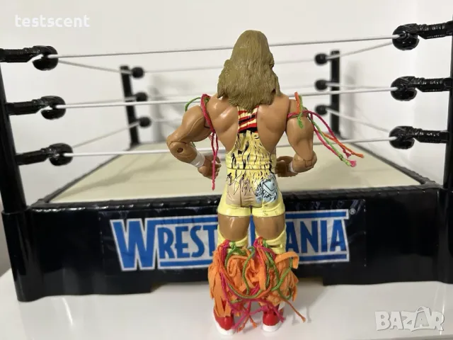 Екшън фигура WWE The Ultimate Warrior Legends Classic Superstars WWF figure играчка 2004, снимка 4 - Колекции - 48828057