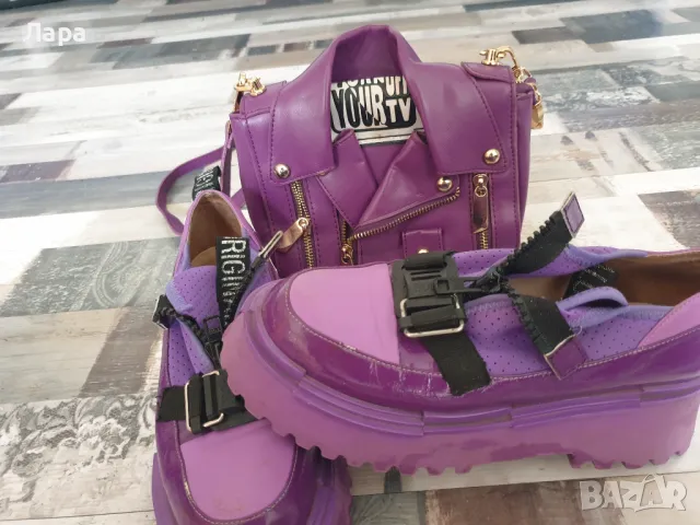 Обувки и чанта цвят лилав много яки