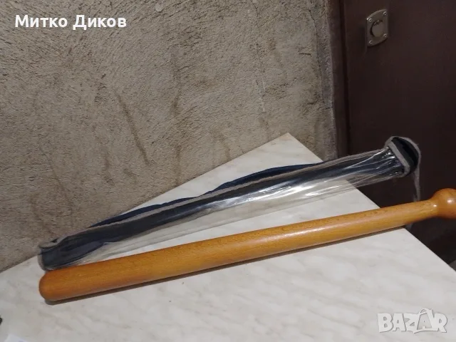 Дървена бухалка от бук нова с калъф от юта за носене 60 см дължина