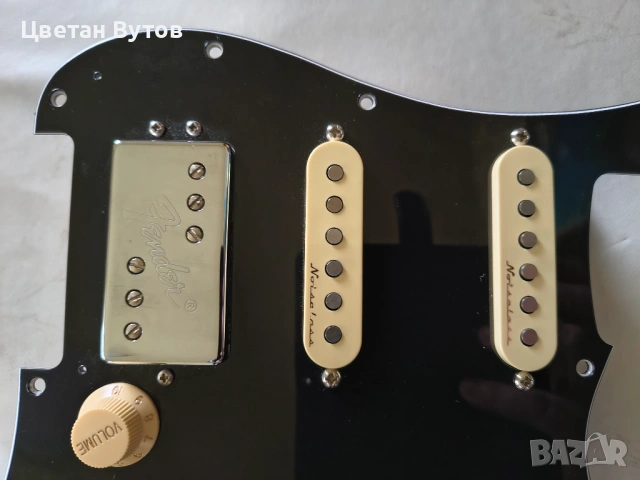 Fender оборудван пикгард, снимка 5 - Китари - 53484046