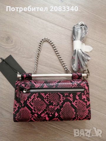 Елегантна дамска чантичка, снимка 2 - Портфейли, портмонета - 36312499