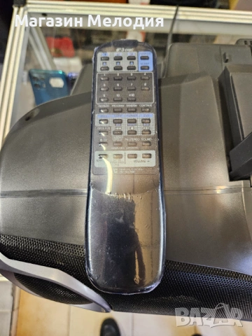 Радиокасетофон с 3-дисков CD чейнджър JVC RC-XC3BX с оригинално дистанционно и книжка., снимка 3 - Радиокасетофони, транзистори - 53455438