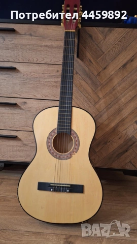 Акустична китара с калъф