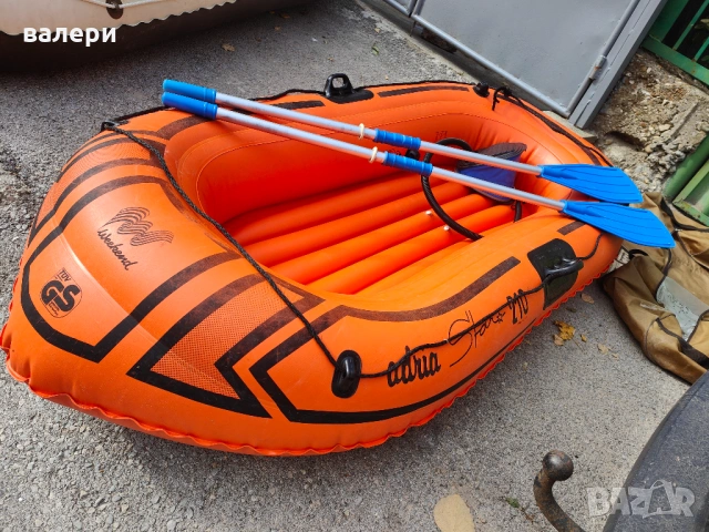Лодкa с гребла произведена в Италия материяла е дебел, снимка 9 - Воден транспорт - 53870668