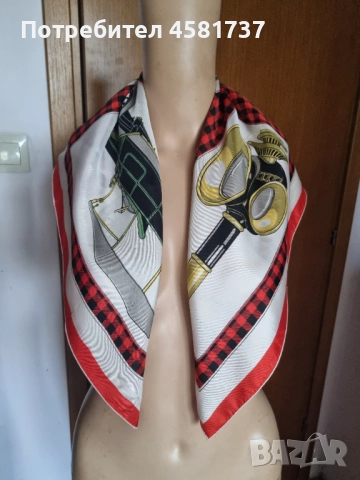 Копринен шал с десен ретро коли, снимка 4 - Шалове - 51758547