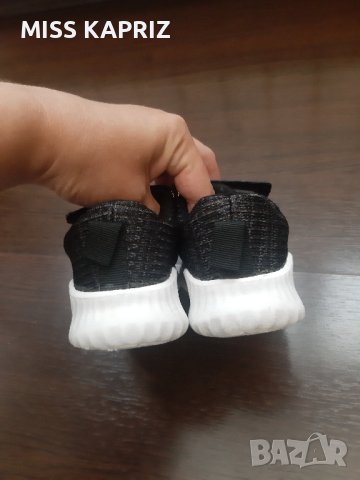 Олекотени дишащи маратонки 25н , снимка 5 - Детски маратонки - 41044521