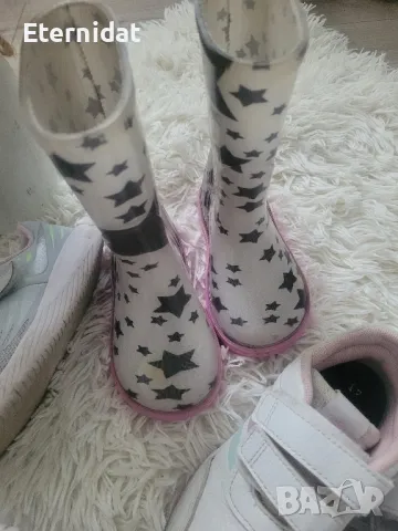 Детски бели маратонки ADIDAS 27 номер за момиченце с розови ленти, снимка 4 - Детски маратонки - 47977484