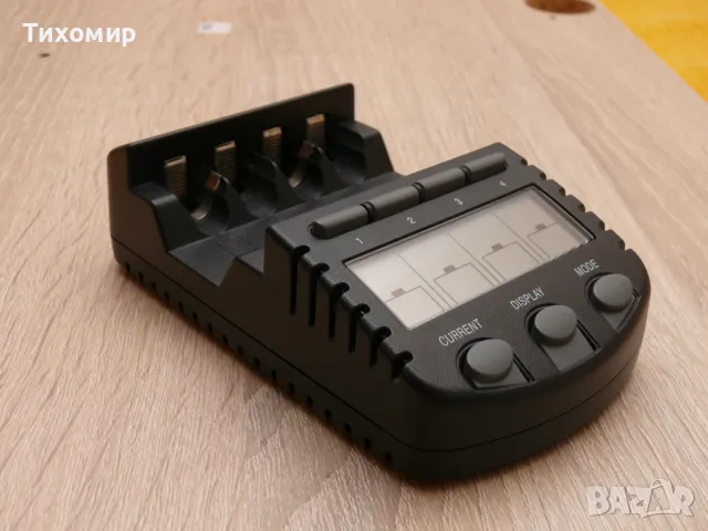 Зарядно за батерии  LaCrosse BC-700- за ЧАСТИ, снимка 2 - Батерии, зарядни - 47755169