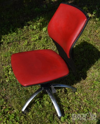 Ергономичен въртящ се офис стол естествена кожа с механизми, снимка 1